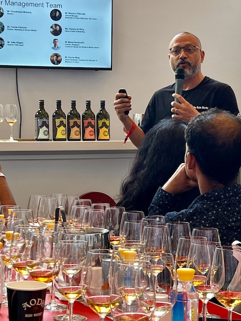 Chandrakant Mohanty conducting the Shochu session 